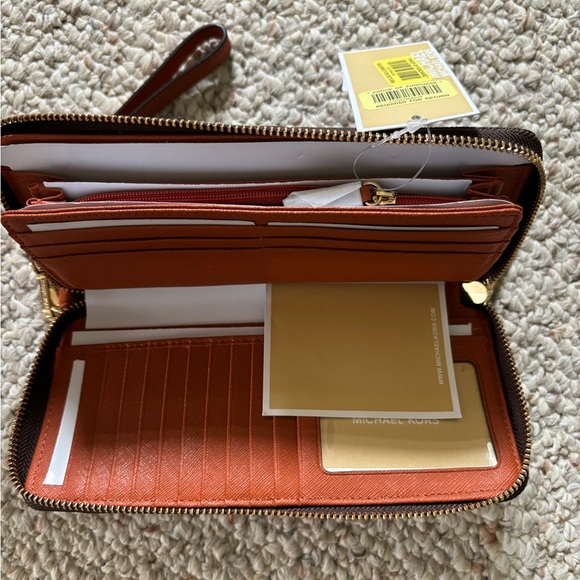 Michael Kors Signature Logo Jet Set Travel Continental - Picture 3 of 3